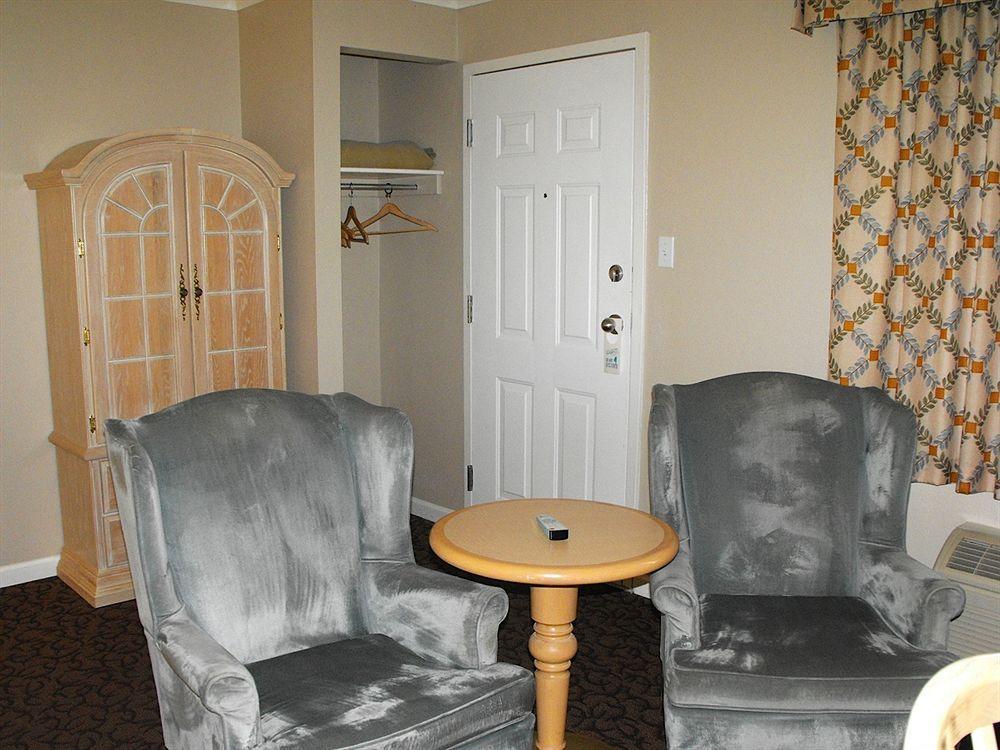 Glenwood Inn&Suites Trail Buitenkant foto