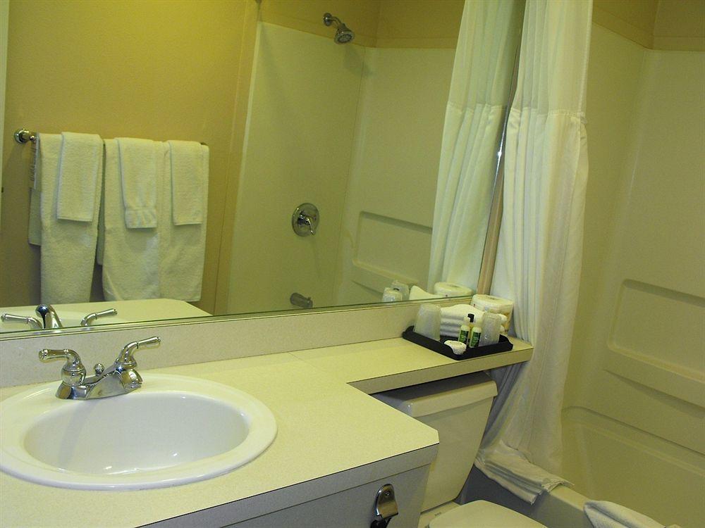 Glenwood Inn&Suites Trail Buitenkant foto